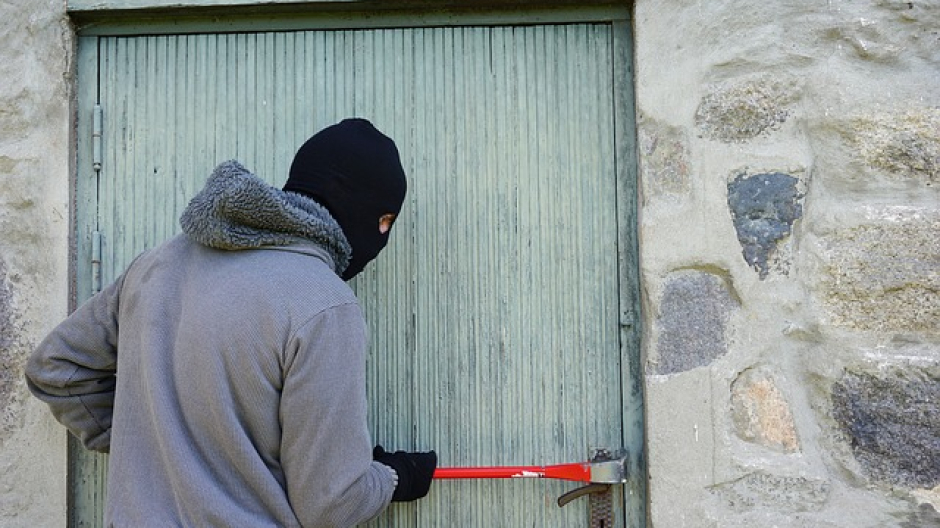 Pombia, segnalati furti in abitazione